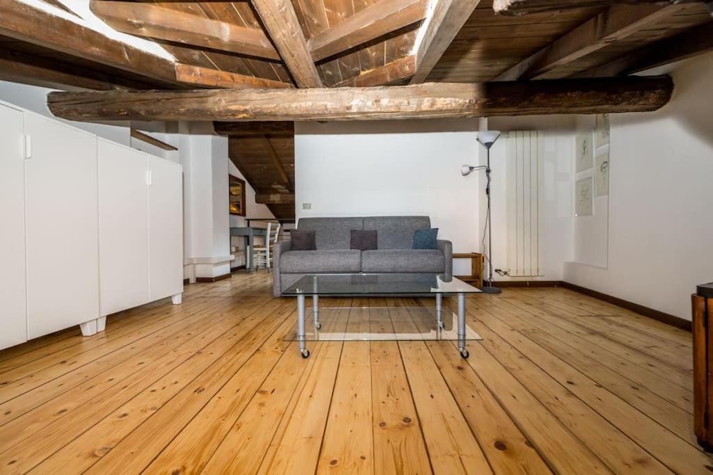 Wonderful Two Floors Apartment Milaan Buitenkant foto